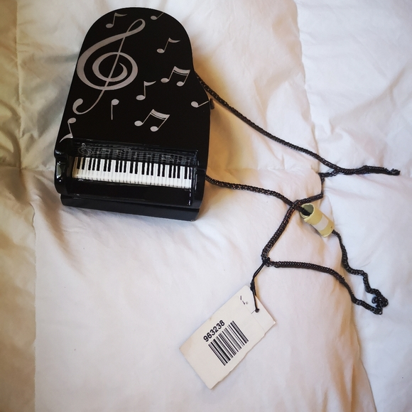 Collectible Bag - Picture 3 of 14